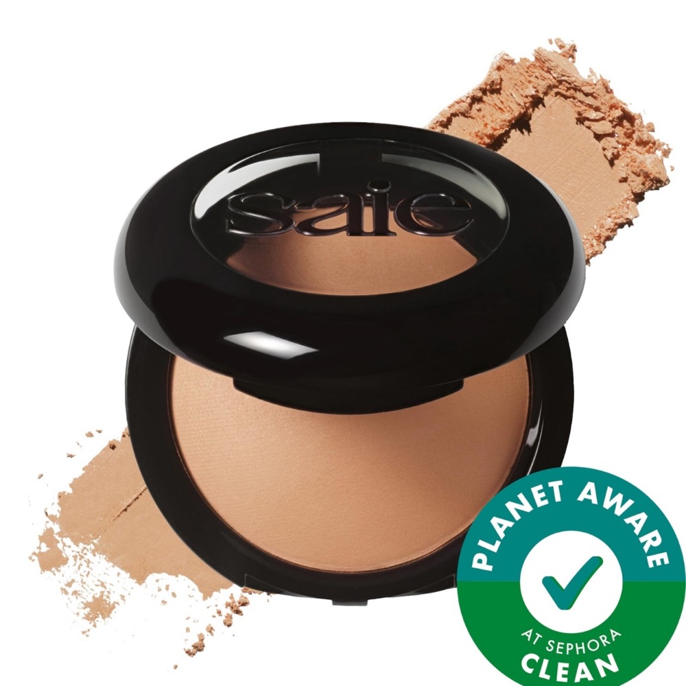 Saie Translucent Powder in 4